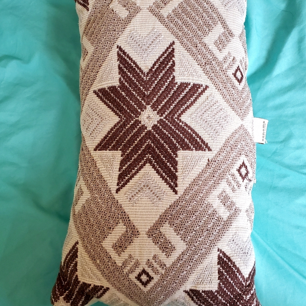 Decorative pillow